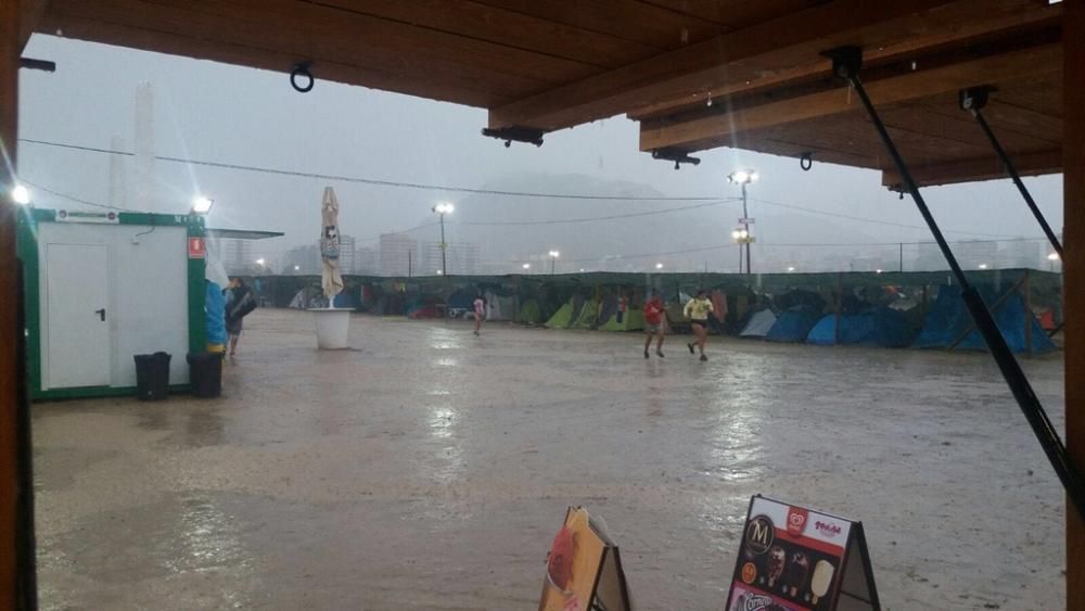 Evacúan a los 3.000 campistas del Medusa Sunbeach Festival de Cullera por la lluvia.