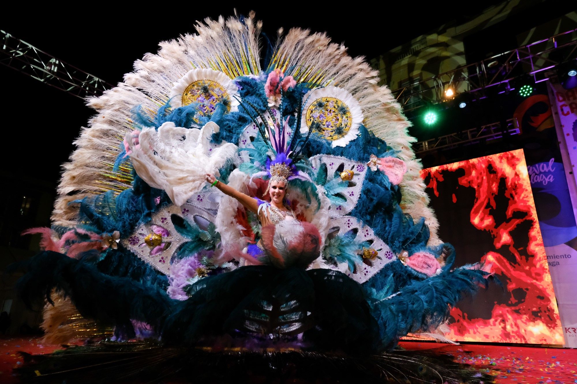 El Carnaval de Málaga ya toma las calles tras el pregón de Maxi