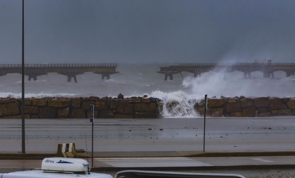 Daños en el litoral de Camp de Morvedre tras el paso del temporal Gloria