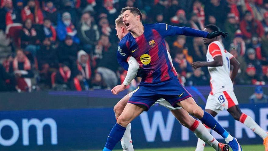 Lewandowski vuelve al Barça al empate tras marcarse en propia portería