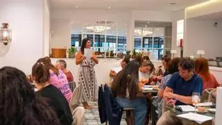Un restaurante de A Coruña ofrece clases de italiano y aperitivo con spritz: "Para aprender hay que lanzarse y empezar a hablar"