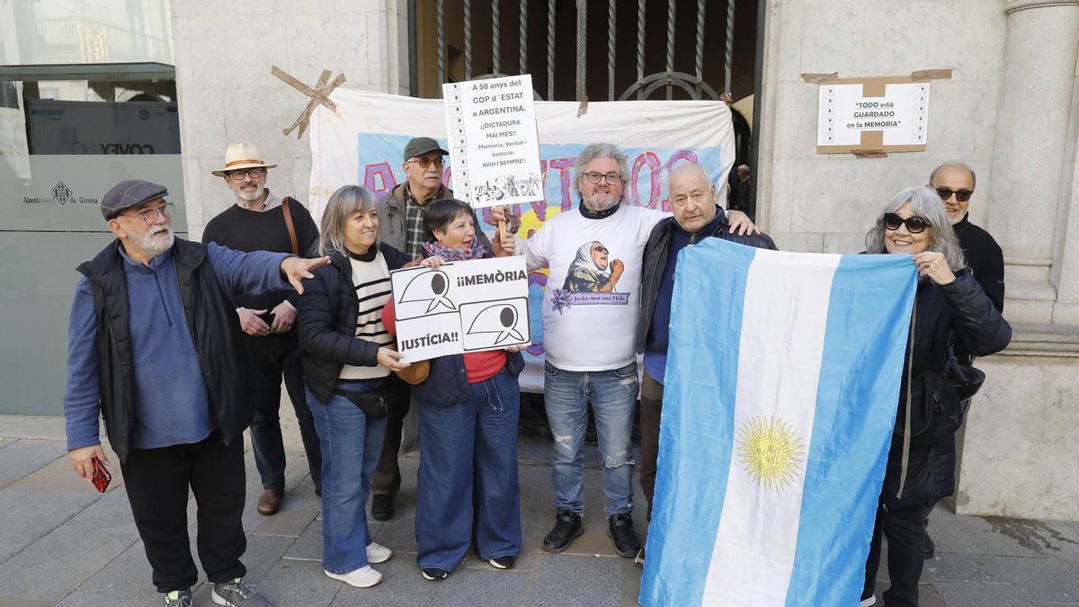 Vídeo | Concentració per recordar la dictadura argentina a Girona