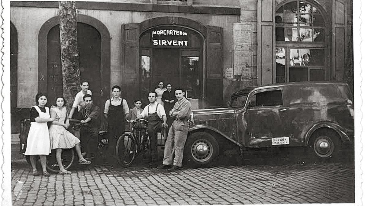La Horchatería Sirvent, un referente del barrio y de toda Barcelona, en los años 40.
