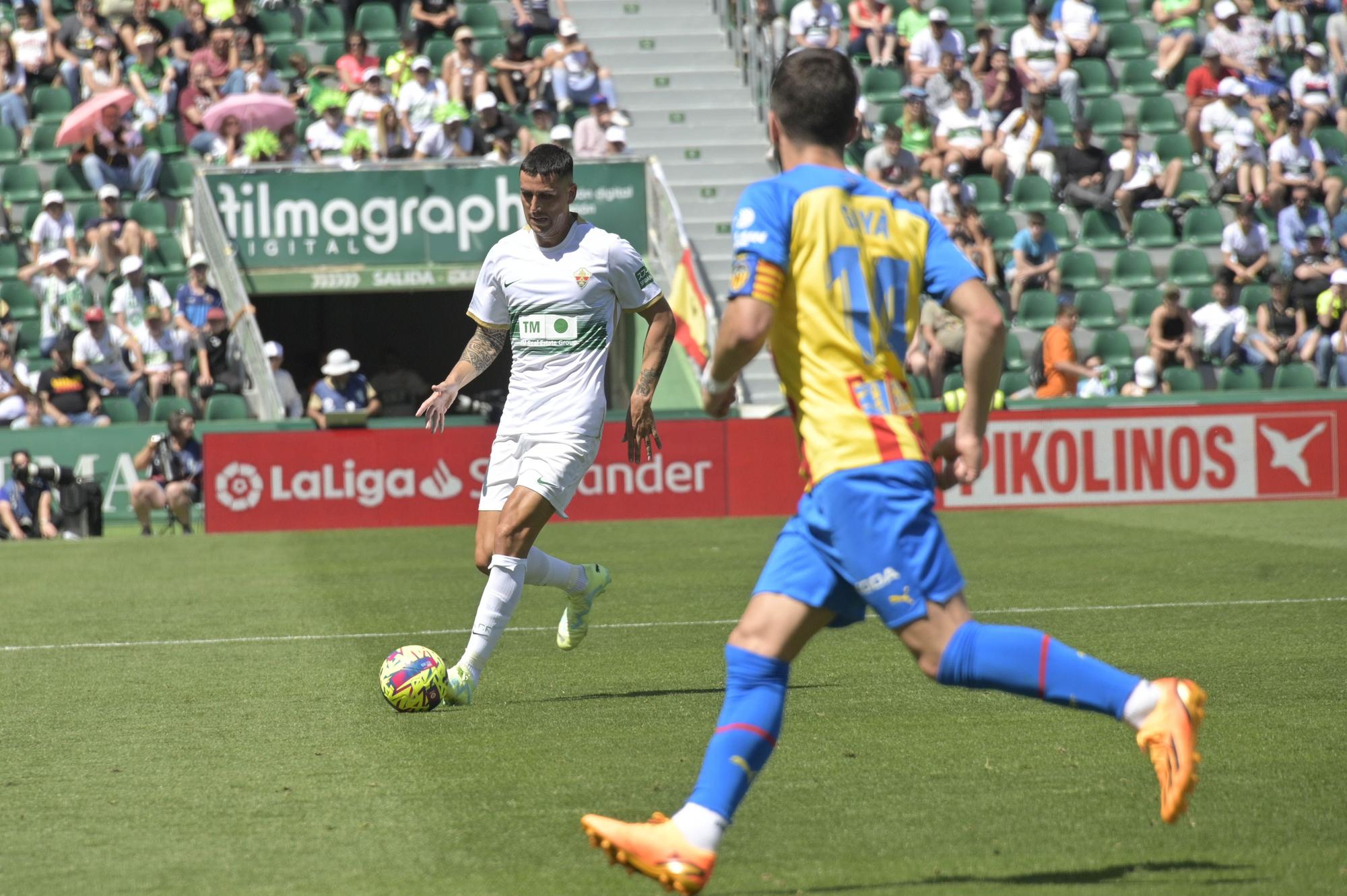 El Elche pone la alfombra al Valencia (0-2)