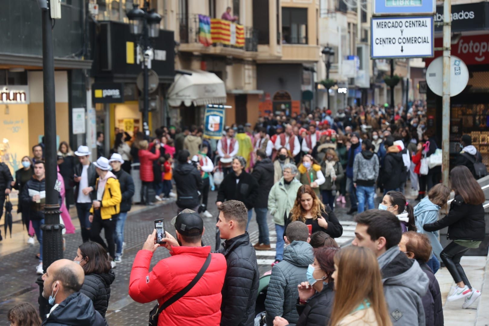 IMÁGENES | Así ha sido el desfile alternativo al Pregó de los entes vinculados