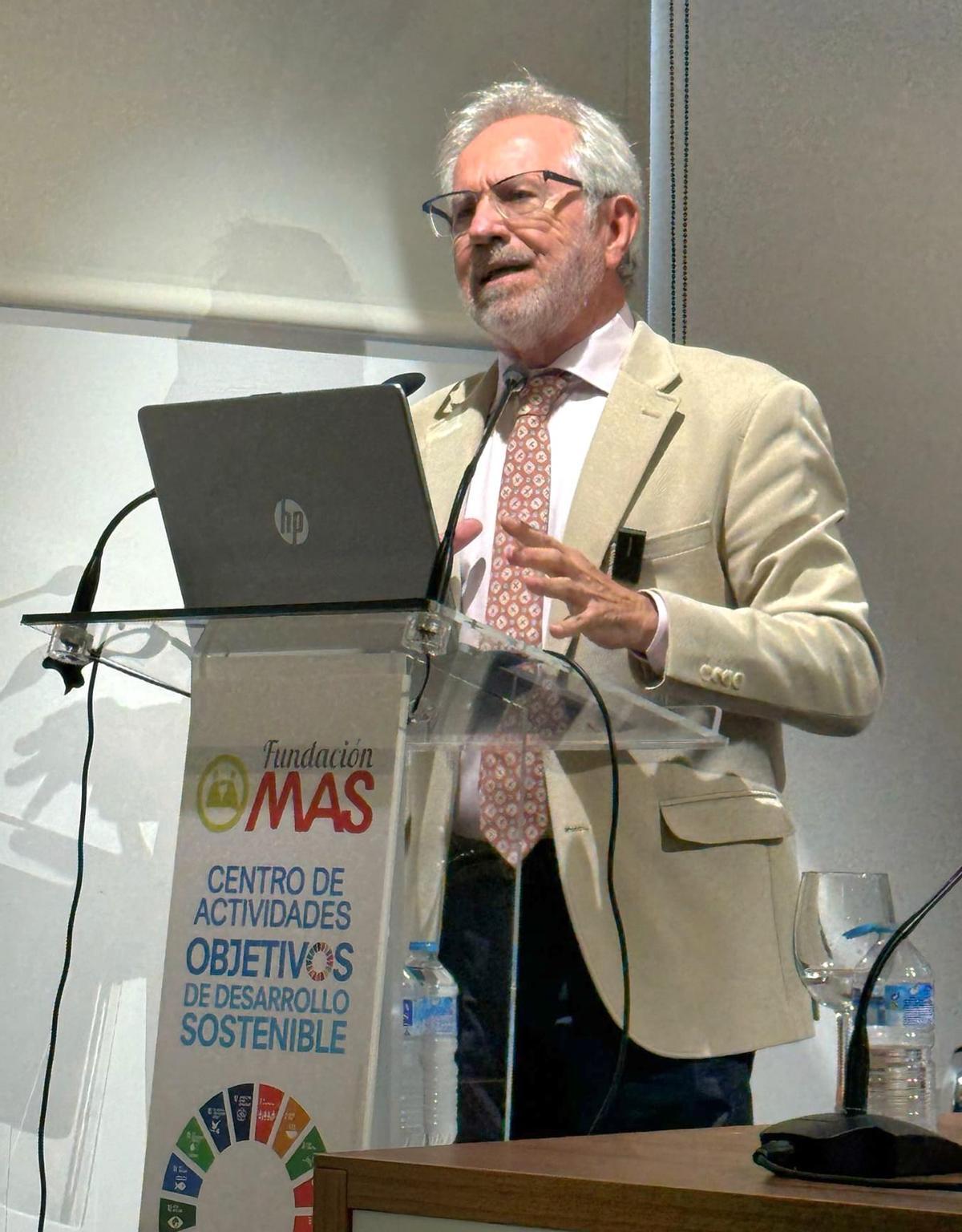 Dr. Pedro Pablo García Luna, especialista en endocrinología y nutrición y presidente de la Sociedad Andaluza de Nutrición Clínica y Dietética, SANCYD.