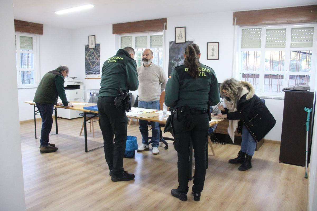 GALERÍA | Los vecinos de Sanabria acuden a la cita con las urnas