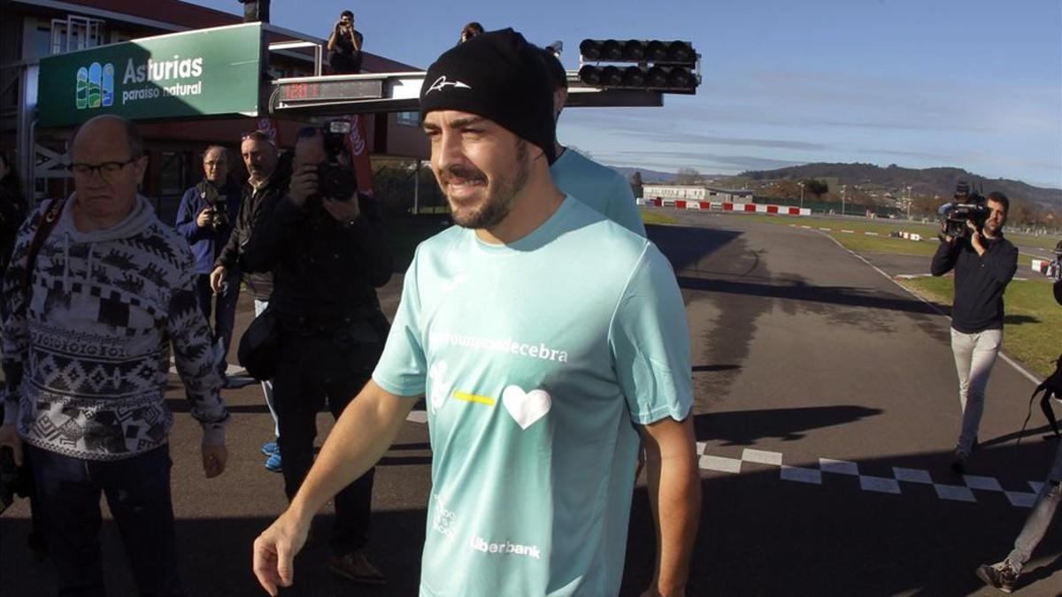 Fernando Alonso, en la prueba solidaria en La Morgal