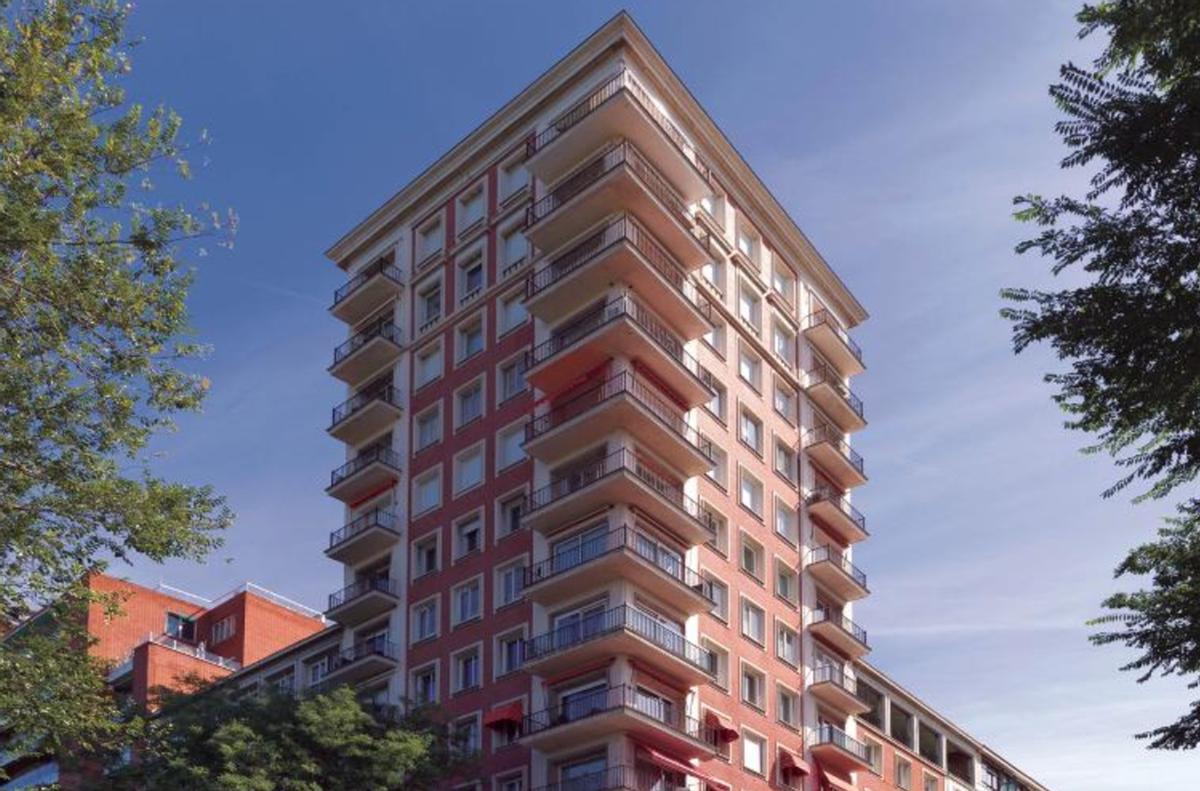 La portada del libro de 'Niño parabólico' de Constantino Molina