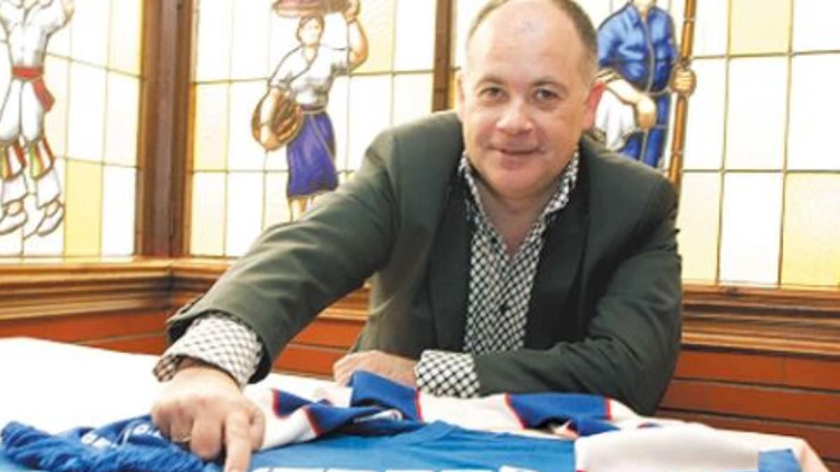Alfredo Duro es un periodista de extenso currículum