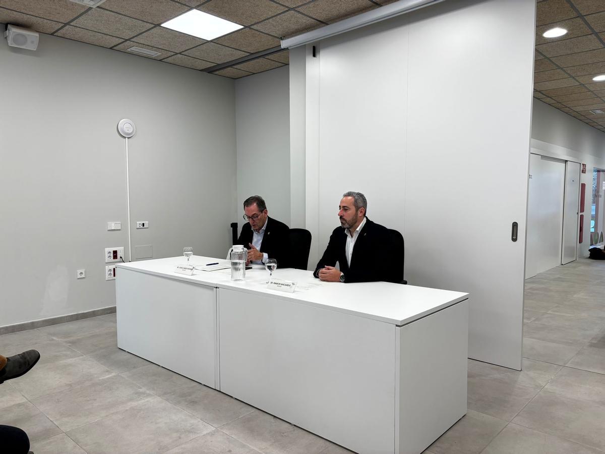 Joan Carles Batanés i Ramon Bacardit durant l'acte d'avui a Sant Fruitós de Bages