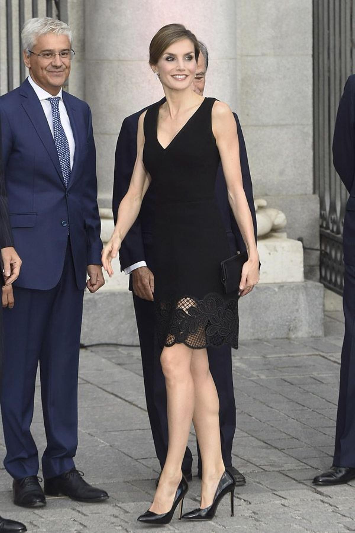 Letizia con look de Felipe Varela en el Teatro Real