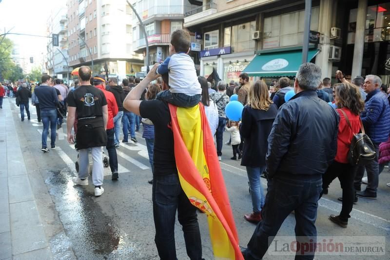 Miles de policías claman en Murcia para exigir "equiparación real" de sus salarios