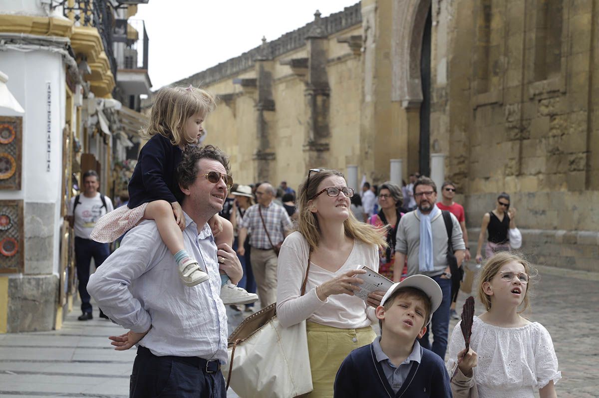 Córdoba a tope de turismo en el inicio del puente de mayo