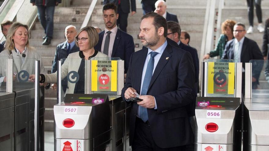 Adif renovará las vías de la estación de Castelló para implantar el tercer raíl