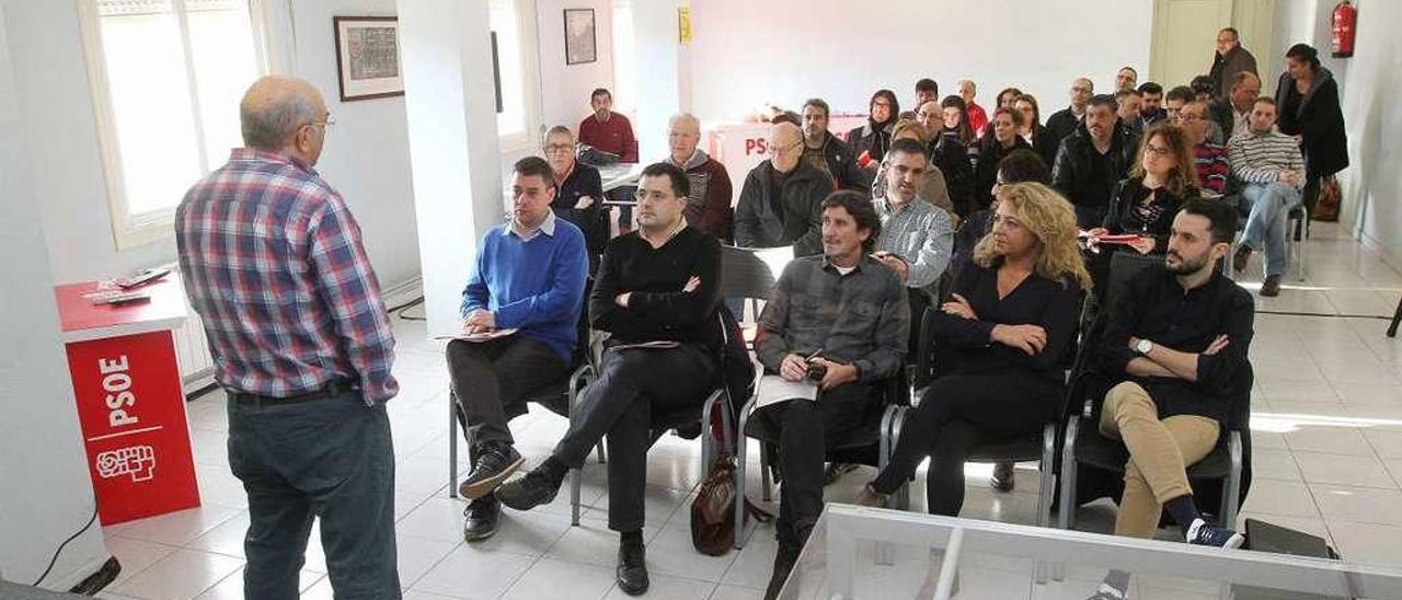 Una de las charlas impartidas en el curso de comunicación a dirigentes socialistas. // Iñaki Osorio