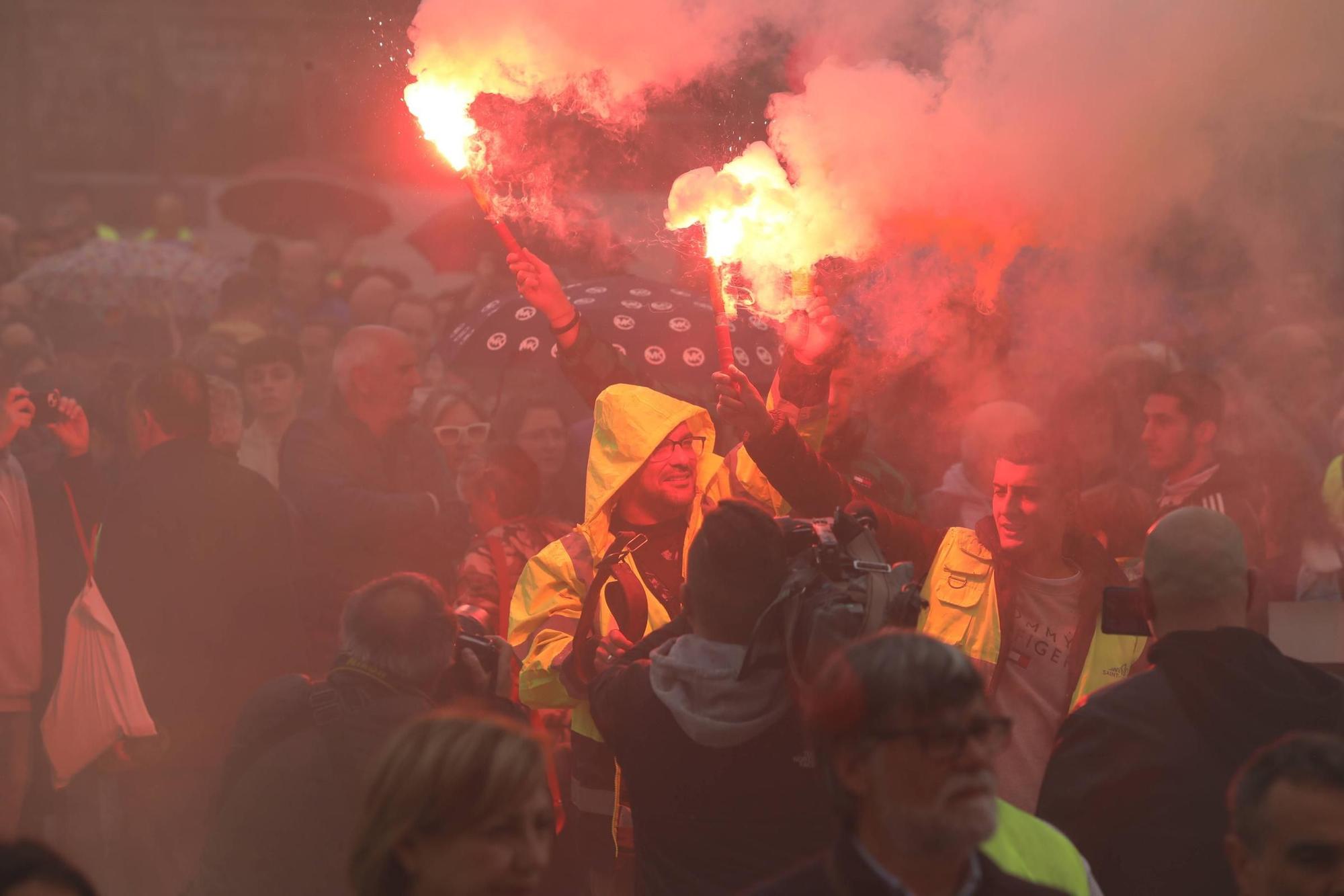 EN IMÁGENES: El avance de la protesta contra la cierre de Saint-Gobain en Avilés