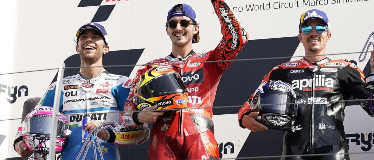 Bagnaia, Bastianini i Viñales al podi del Gran Premi de San Marino
