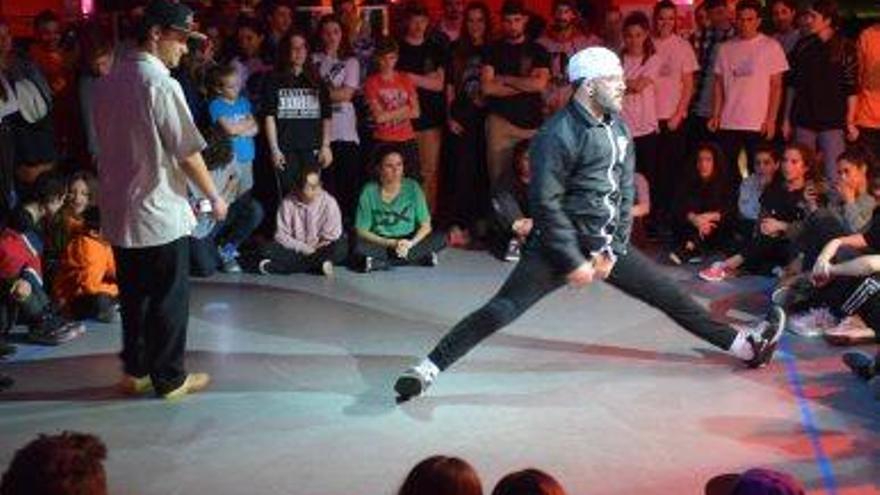 120 ballarins van competir ahir a la tarda a la sala El Sielu de Manresa