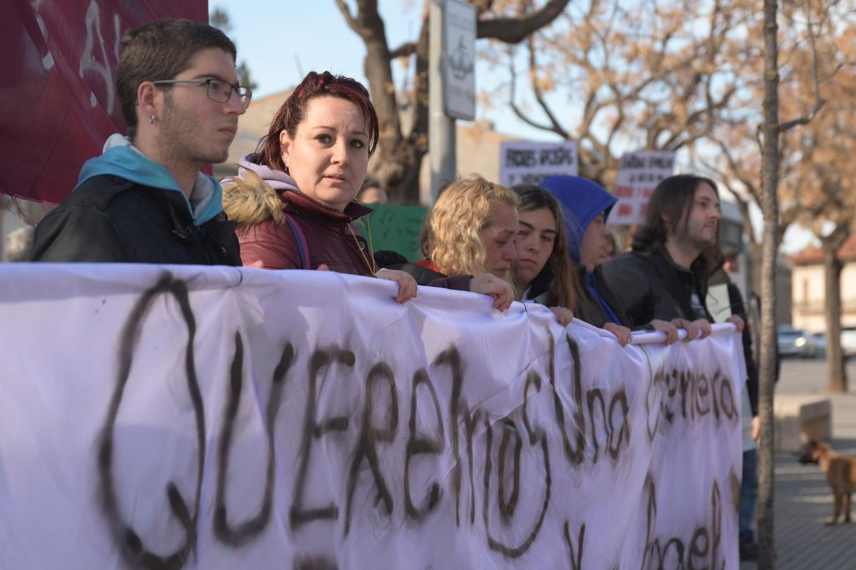 Manifestació a Sallent en contra de l'assetjament escolar