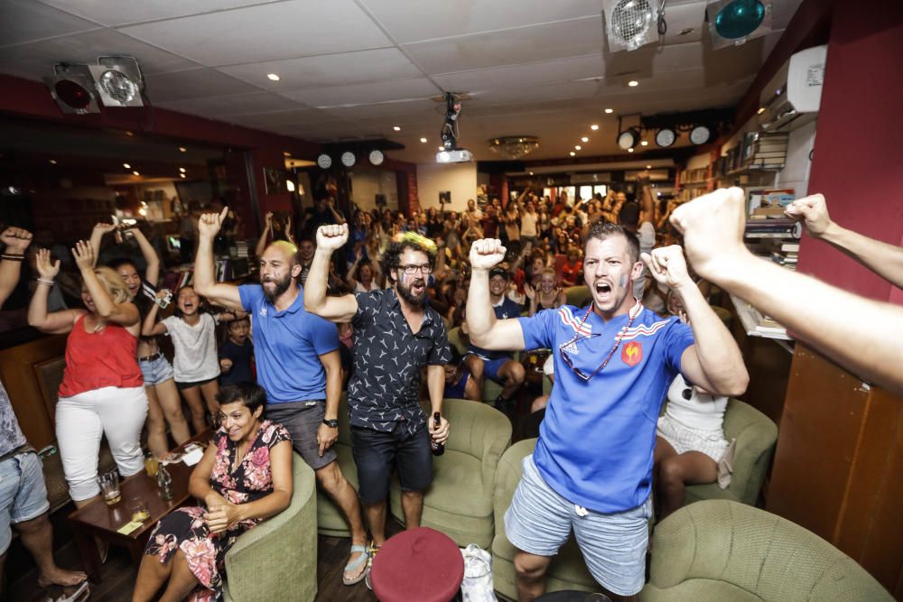 Aficionados franceses celebran el Mundial en Palma