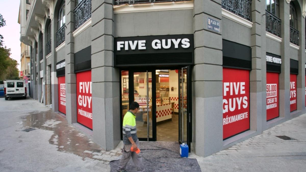 Five Guys abrirá su negocio en la Plaza Santo Domingo de Murcia