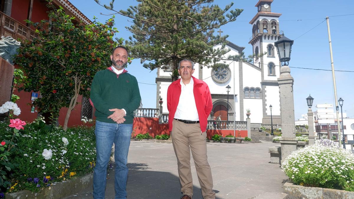 El candidato popular Raúl Afonso, junto con el aspirante socialista Daniel Ponce.