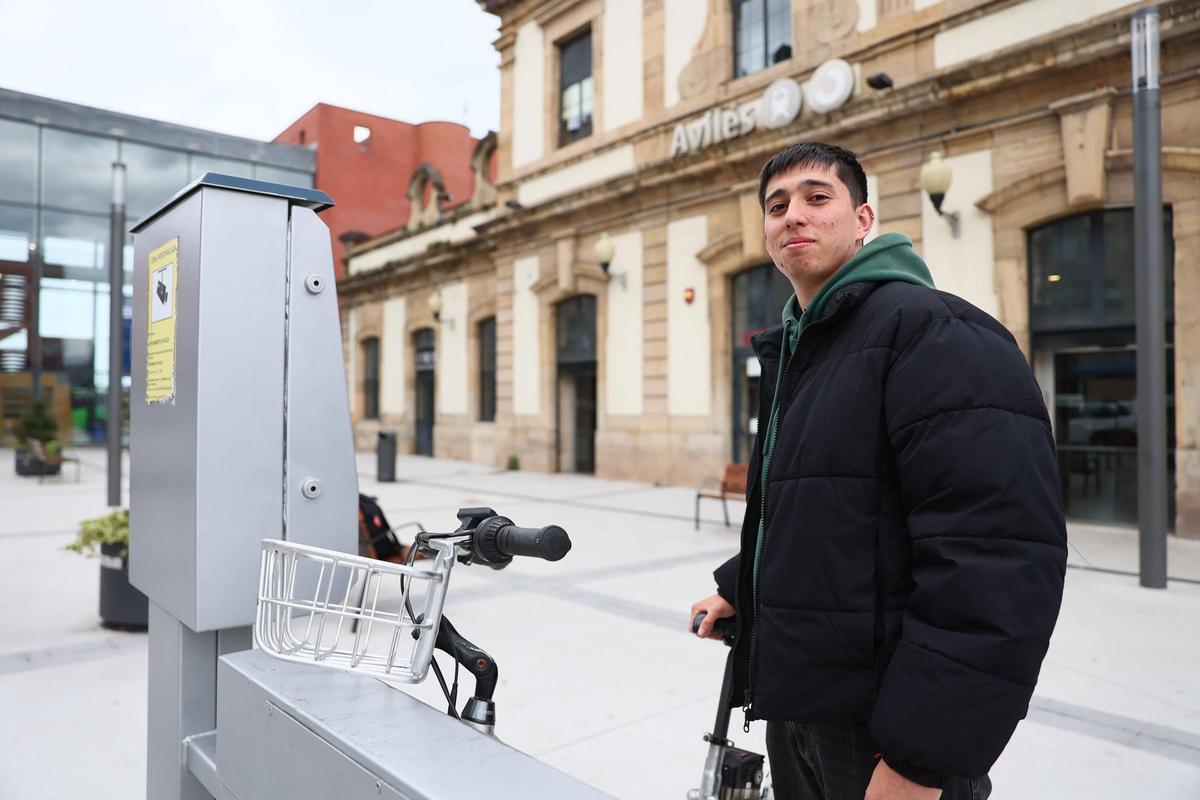 EN IMÁGENES: Los usuarios de las bicicletas de alquiler en Avilés, críticos con el estado del servicio EN IMÁGENES: Los usuarios de las bicicletas de alquiler en Avilés, críticos con el estado del servicio