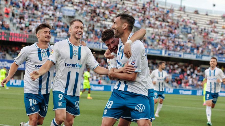 Enric celebra junto a sus compañeros el gol de penalti contra el Leganés.