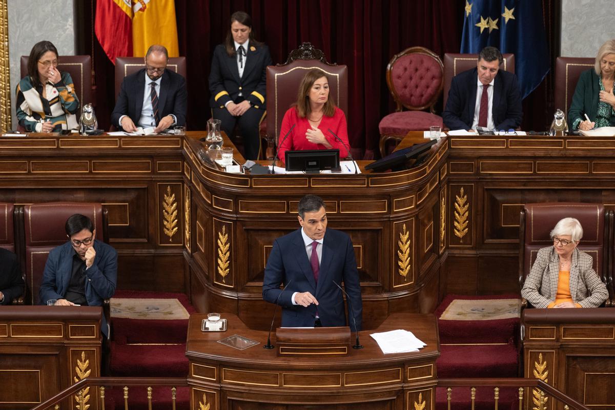 El presidente del Gobierno en funciones y candidato a la reelección, Pedro Sánchez, interviene durante la primera sesión del debate de investidura como presidente de Gobierno, en el Congreso de los Diputados.