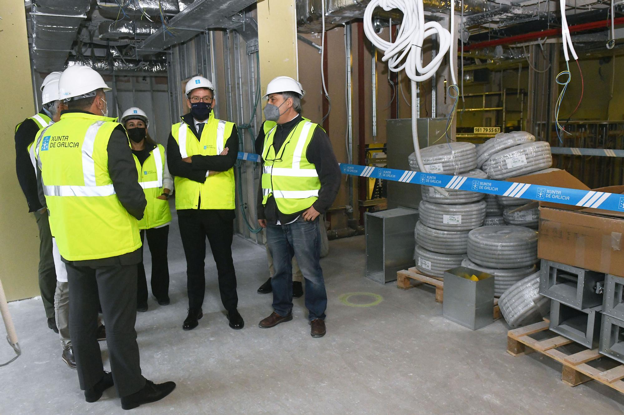 Feijóo y García Comesaña visitan las obras en el Hospital de A Coruña