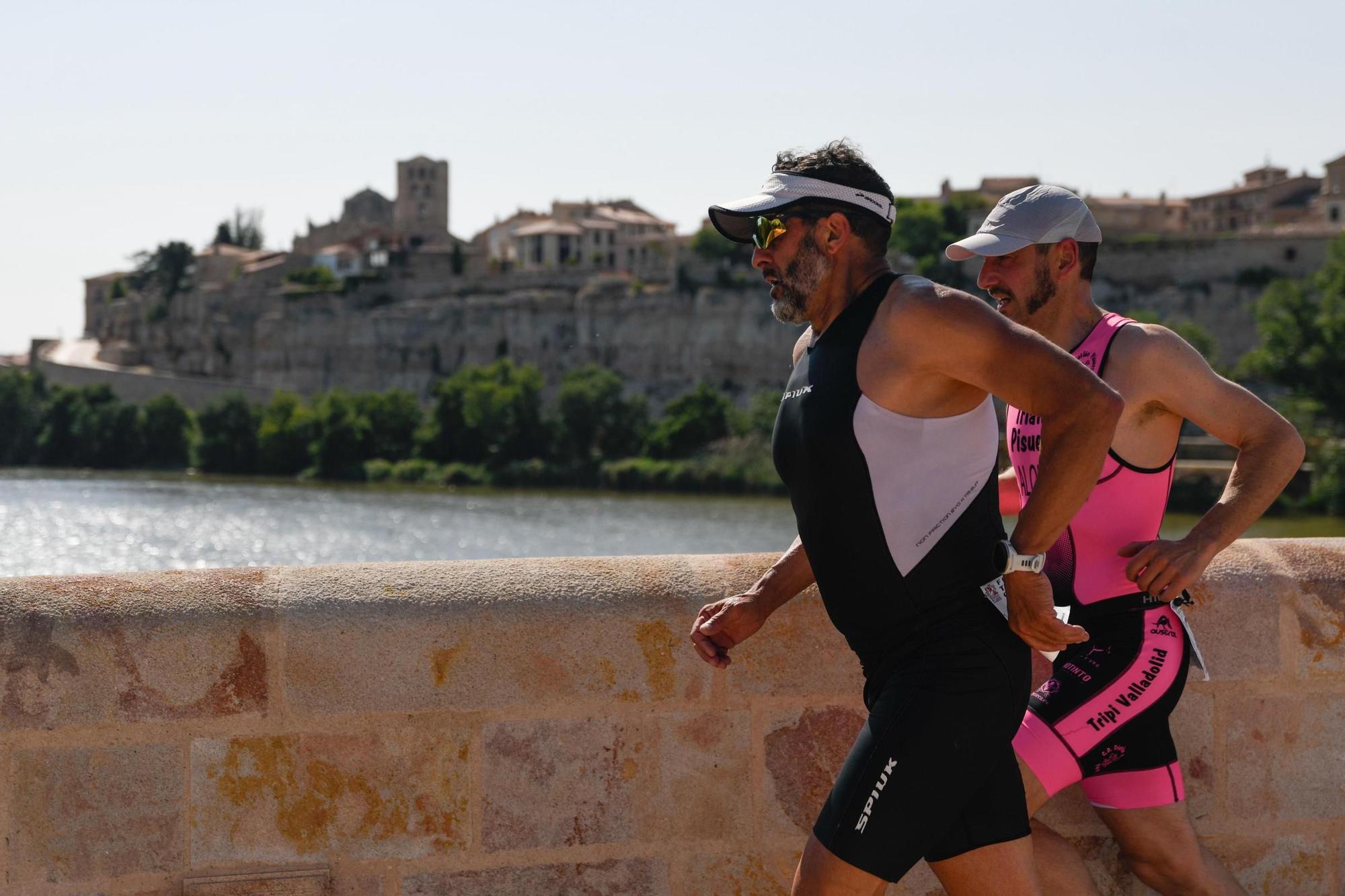 GALERÍA | El Triatlón "Ciudad de Zamora" hace vibrar a la capital del Duero