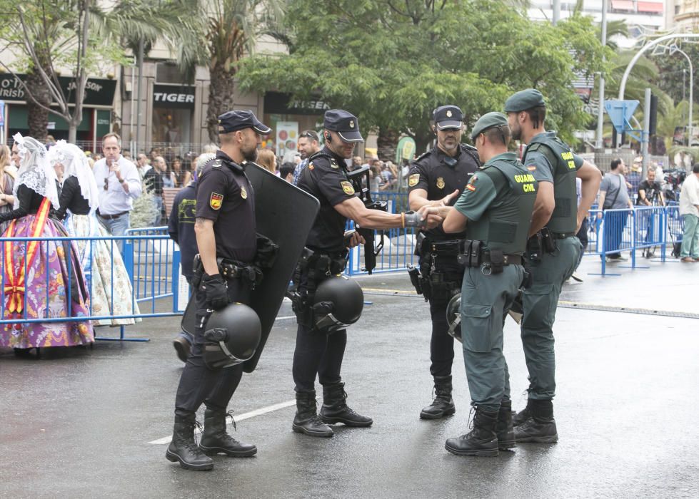 Primera mascletá de las Hogueras del 90 aniversario.