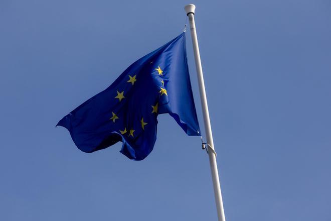 Afganistán asegura que abordó en Bruselas reanudar los servicios consulares a afganos en Europa