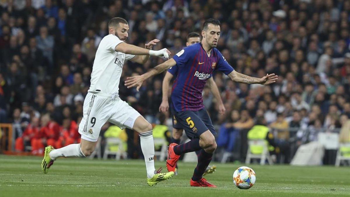 Busquets, durante el partido ante el Real Madrid