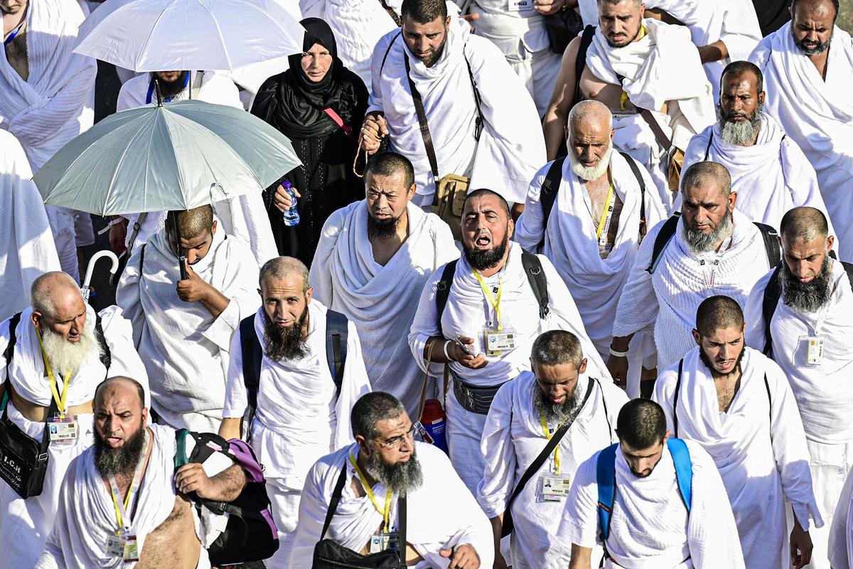  Los peregrinos musulmanes llegan a Mina, cerca de la ciudad santa musulmana de La Meca, durante la peregrinación anual del Hajj.