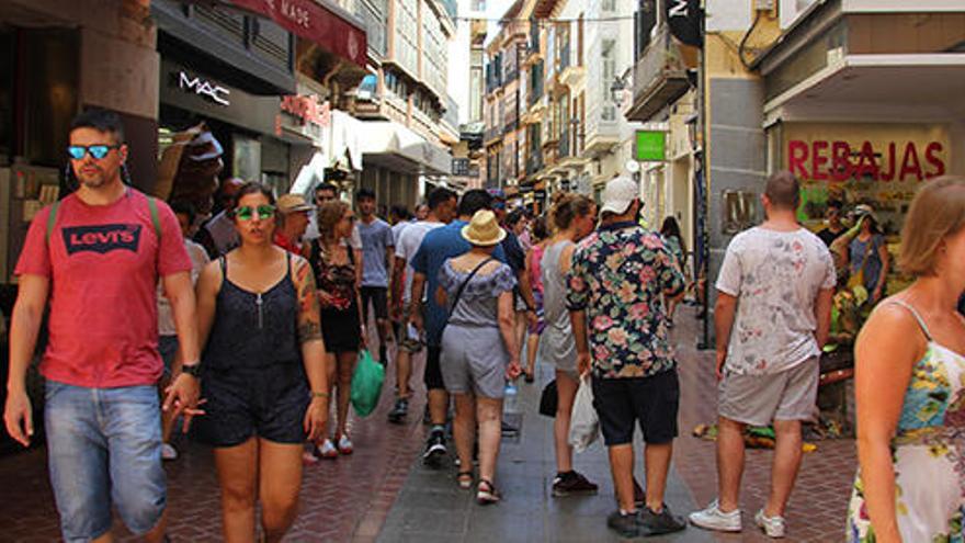 El centro de Palma toca techo con 90.000 personas diarias este verano