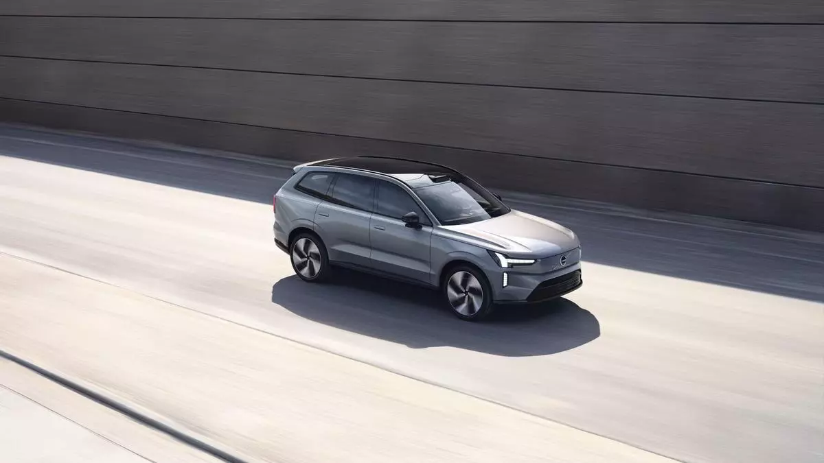 Volvo presenta el EX90, un superordenador sobre ruedas