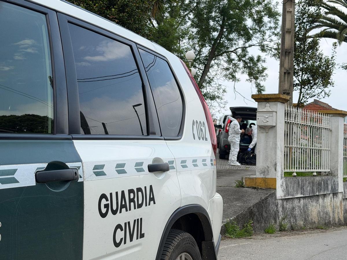 EN IMÁGENES: La Guardia Civil investiga la muerte de José María Úrculo en su casa de Celorio