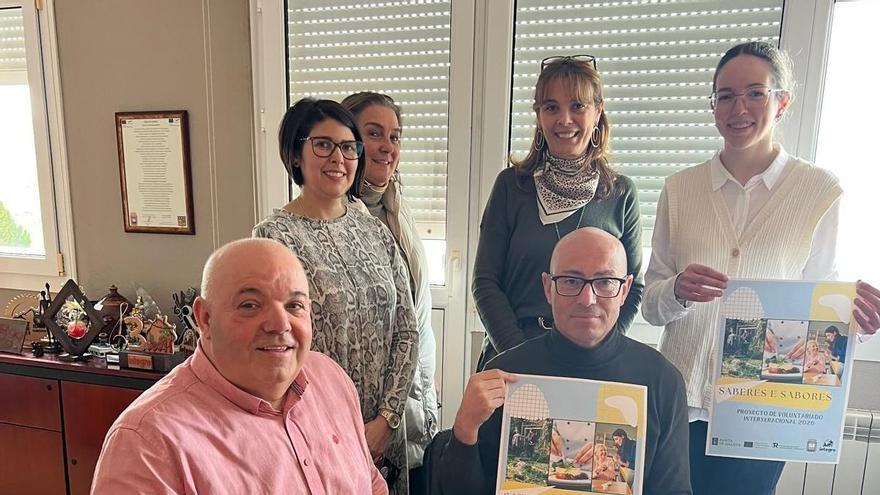 Mozos e maiores aportan "saberes e sabores" a quenes máis os precisan en Cabana