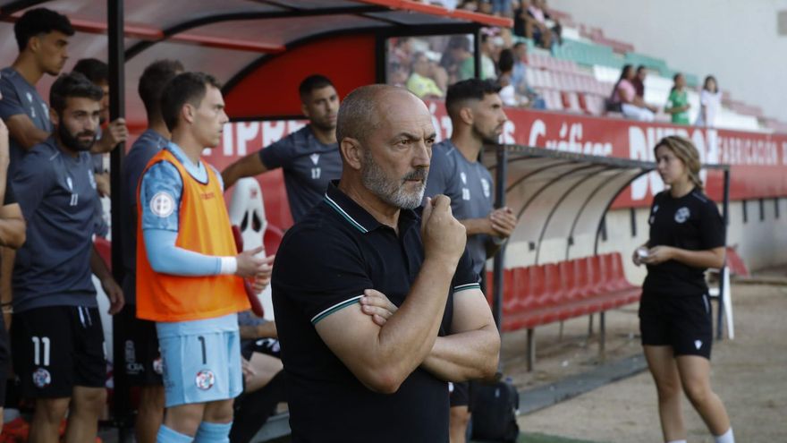 Juan Sabas, entrenador del Zamora CF: "Es una alegría porque es el primer punto"