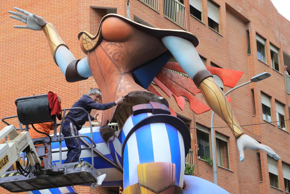 "Plantà" de las fallas de Gandia