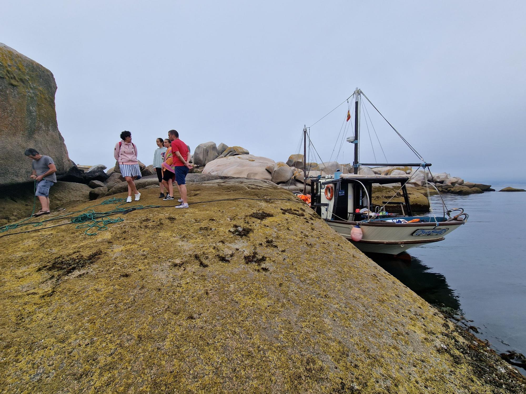 De visita en las Islas Atlánticas de Galicia a bordo del aula flotante "Chasula".