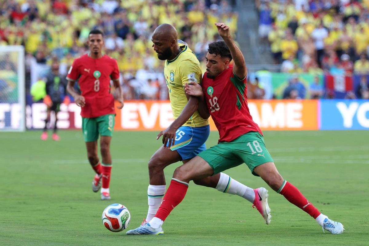Chadi Riad persiona al delantero brasileño Thiago Igor