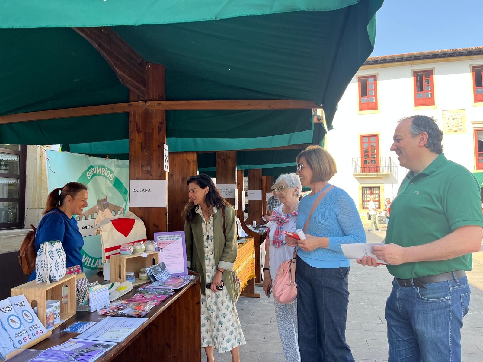 Así fue la mañana solidaria en la Feria de Asociaciones de Villaviciosa