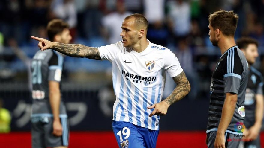 Sandro celebra el tercer gol del Málaga.