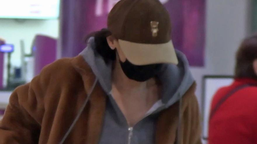 Chenoa, impasible ante la grave situación de su padre biológico en su lucha contra la sarna y la pobreza