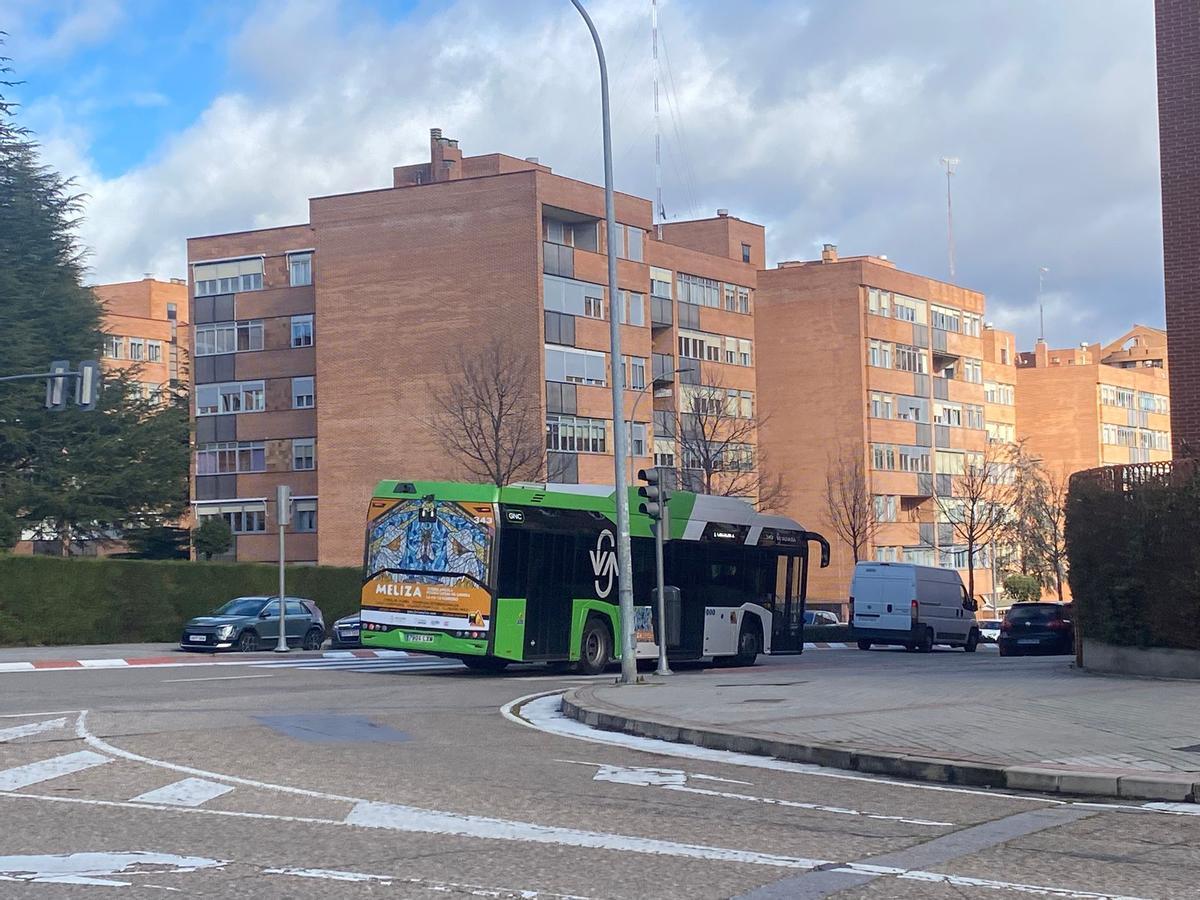Autobús en Valladolid con la publicidad de Meliza