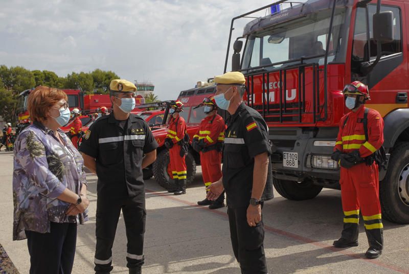 Gloria Calero visita la Unidad Militar de Emergencias, UME en la base militar de Bétera