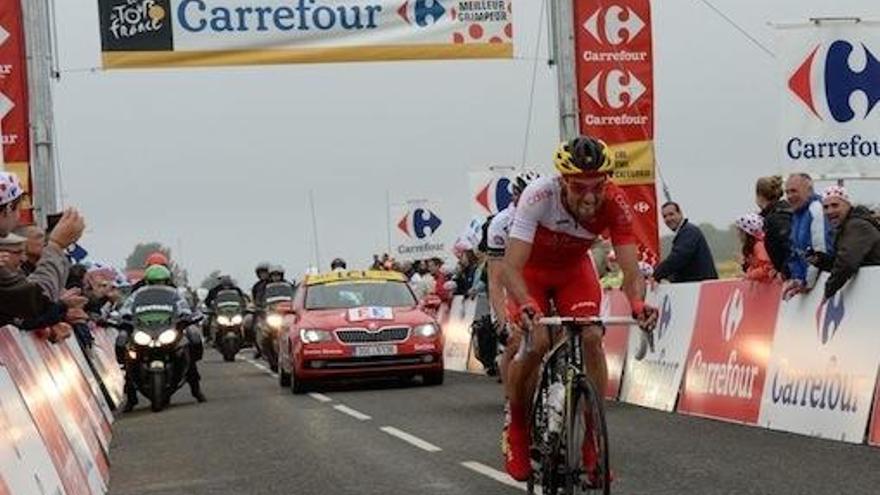 Luis Ángel Maté, en plena acción, en el pasado Tour de Francia.